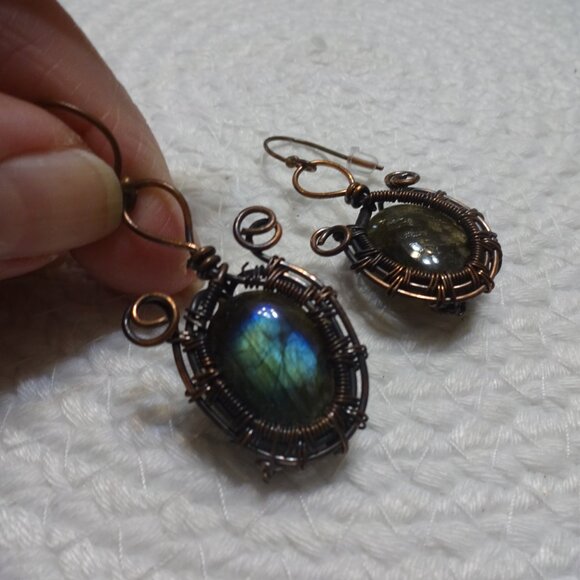 Stunning LABRADORITE Handmade Copper Wire-Wrapped Dangle Earrings #830C - Picture 3 of 3